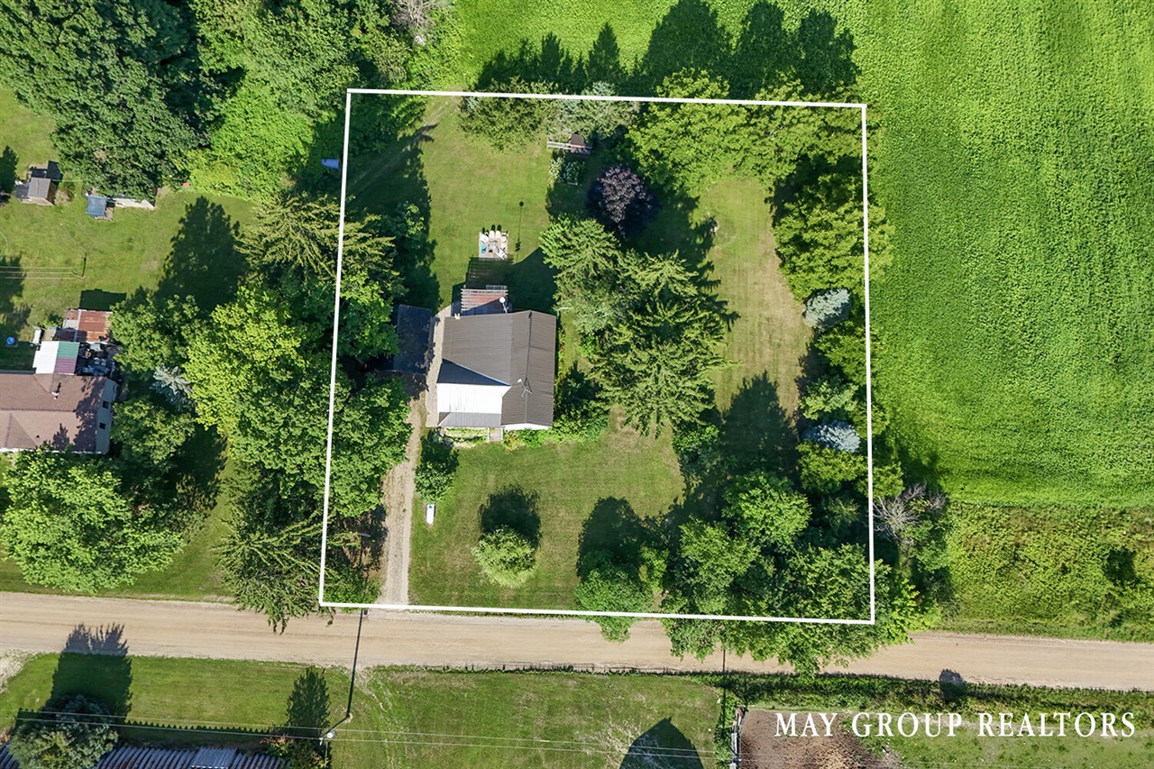 3rd image of 7572 Collins Rd, Fenwick, MI 48834 | MLS# 70545504