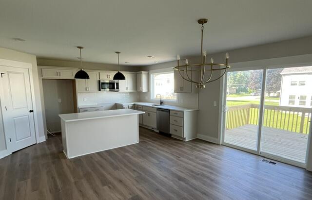 Photo 3 of Single family home for sale at 671 Waterford Village Dr, Grand Rapids, MI 49534 | MLS# 70545506 | Listing updated on 2026-09-23
