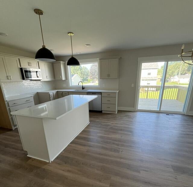 Photo 4 of Single family home for sale at 671 Waterford Village Dr, Grand Rapids, MI 49534 | MLS# 70545506 | Listing updated on 2026-09-23