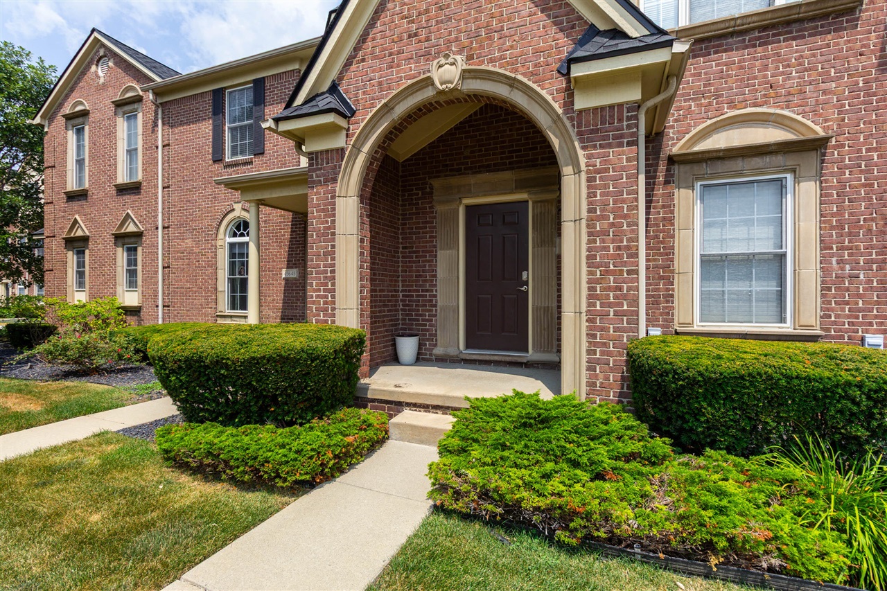 3rd image of 45637 Graystone Ln, Canton, MI 48187 | MLS# 70545519