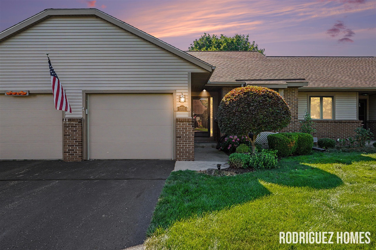 Homes for sale in Zeeland, MI | 1731 Lakeview Dr, Zeeland, MI 49464 | MLS# 70545540