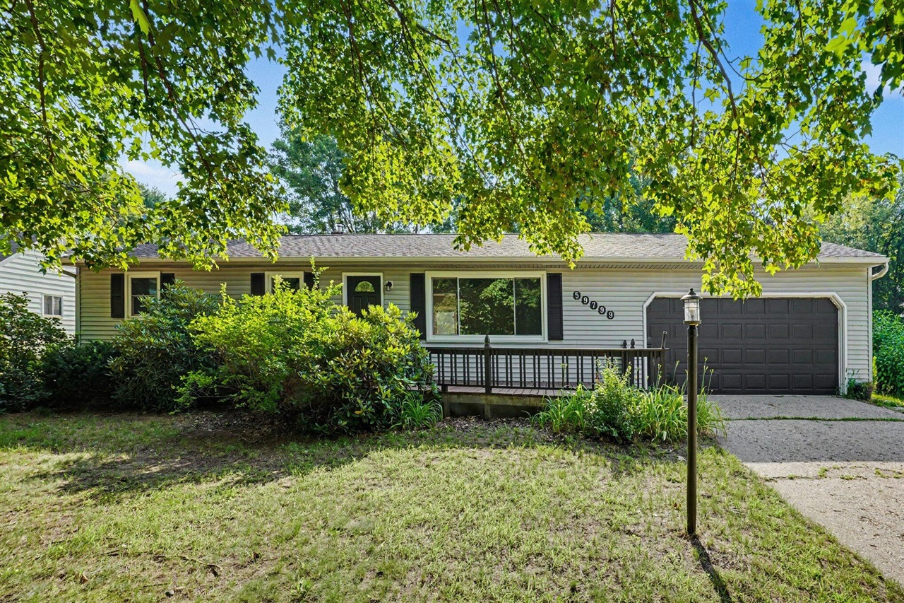1st image of 59799 Whitewood Dr, Mattawan, MI 49071 | MLS# 70545571
