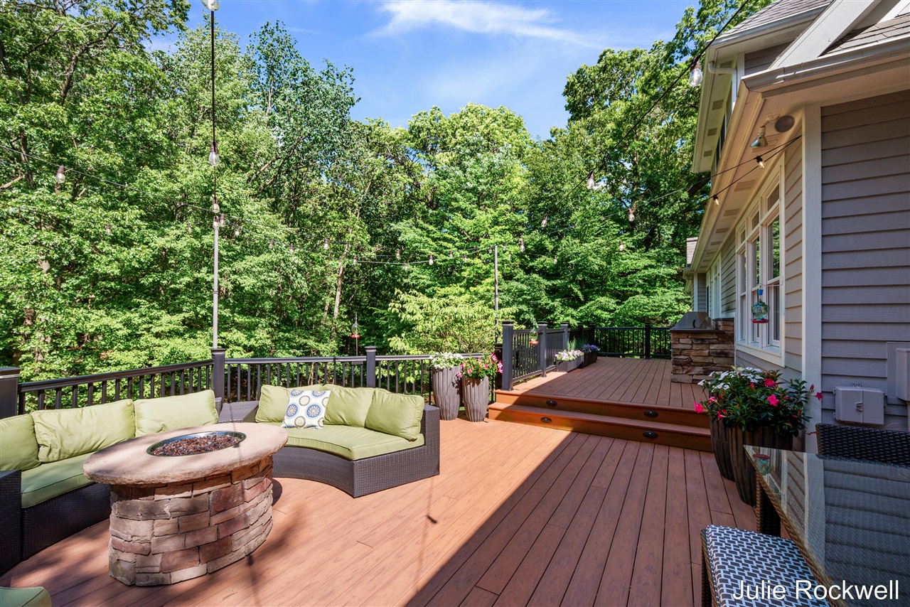 3rd image of 1720 Flowers Crossing Dr, Grand Rapids, MI 49525 | MLS# 70545588