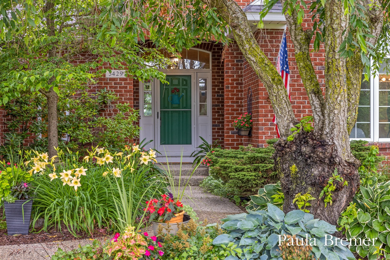 4th image of 5429 Grand Valley Ct, Ada, MI 49301 | MLS# 70545652