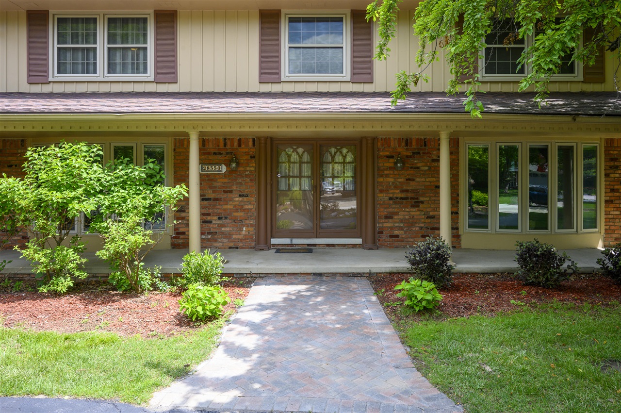 2nd image of 28550 Tavistock Trl, Southfield, MI 48034 | MLS# 70545674