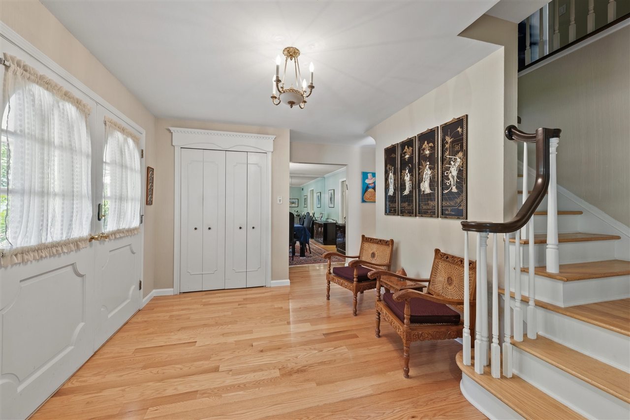 image of 28550 Tavistock Trl, Southfield, MI 48034 | MLS# 70545674