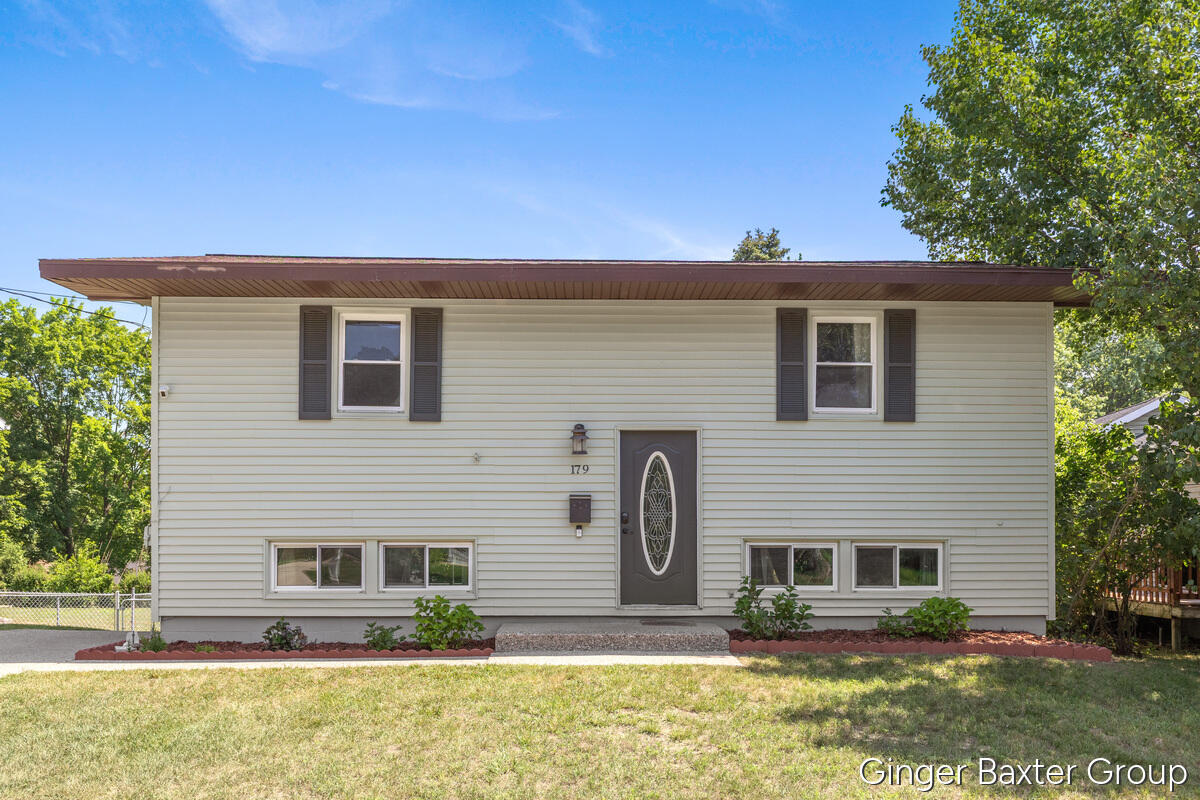 Homes for sale in Rockford, MI | 179 Highland Dr, Rockford, MI 49341 | MLS# 70545690