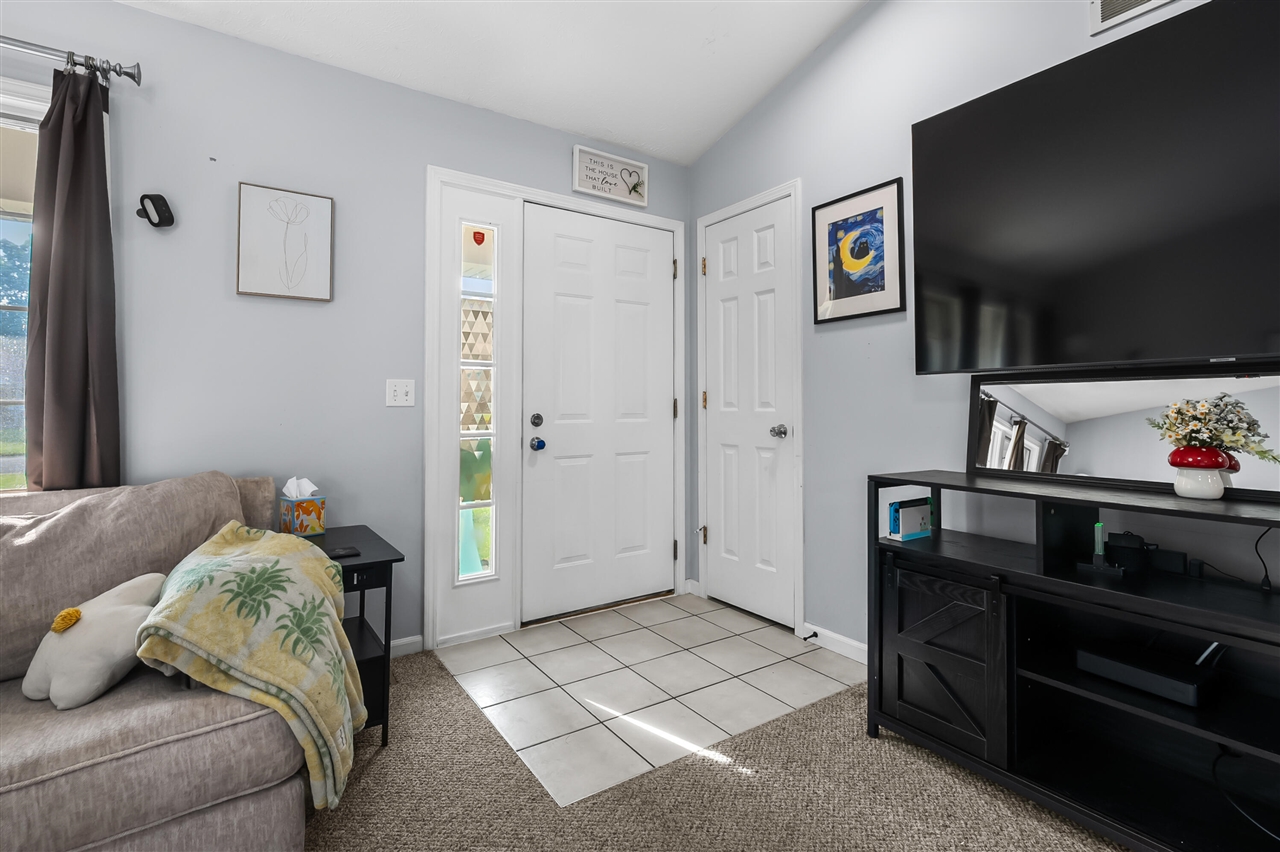 2nd image of 150 Gull Pointe Dr, Battle Creek, MI 49017 | MLS# 70545697