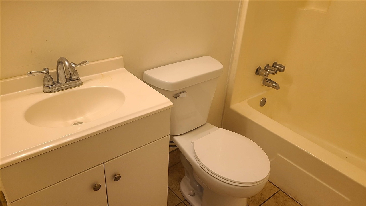 5th image of 1828 Winton Ave, Kalamazoo, MI 49001 | MLS# 70545700