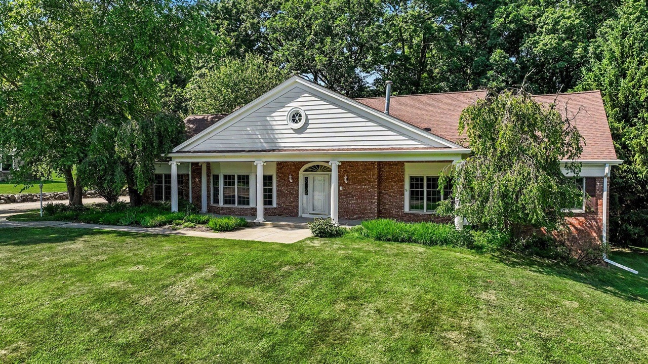 2nd image of 3004 Brandywine Rd, Kalamazoo, MI 49008 | MLS# 70545705