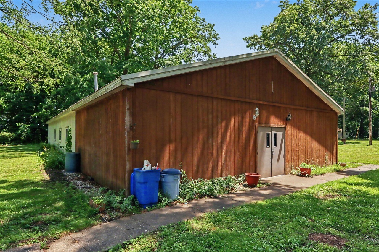 3rd image of 600 Grove St, Vicksburg, MI 49097 | MLS# 70545710