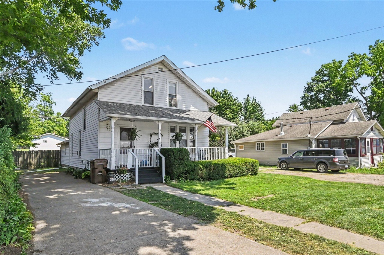 Homes for sale in Charlotte, MI | 618 W Lawrence Ave, Charlotte, MI 48813 | MLS# 70545737