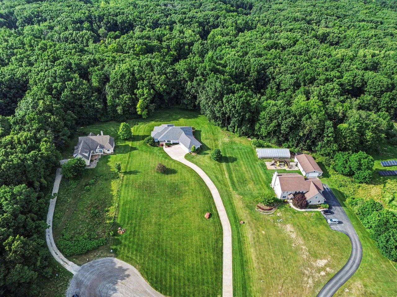 55th image of 9348 Stoneview Ln, Whitmore Lake, MI 48189 | MLS# 70545741