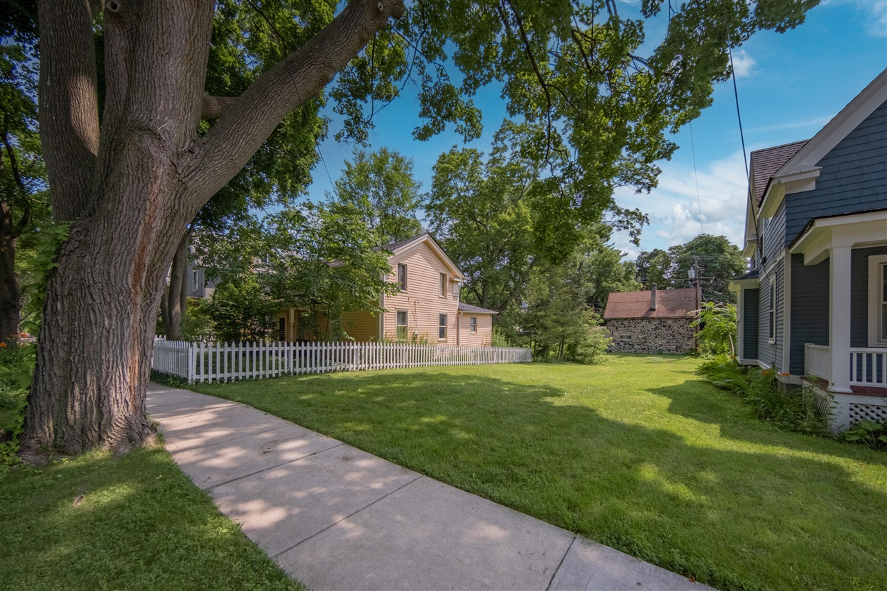 4th image of 517 2Nd St, Ann Arbor, MI 48103 | MLS# 70545753