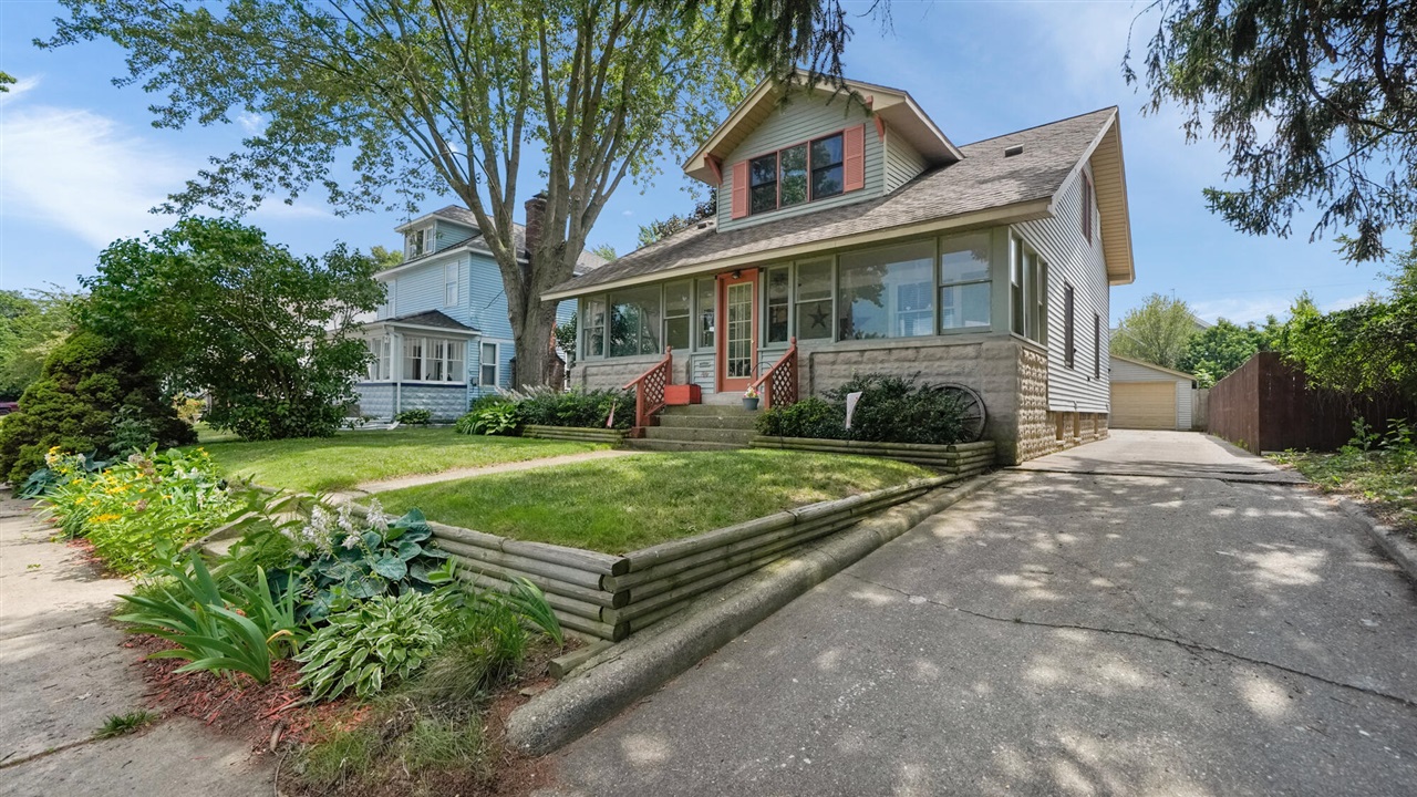 Homes for sale in Zeeland, MI | 50 W Cherry Ave, Zeeland, MI 49464 | MLS# 70545765