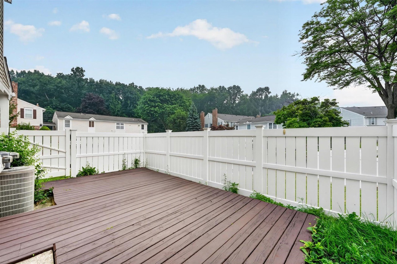 Homes for sale in Northville, MI | 21344 E Glen Haven Cir, Northville, MI 48167 | MLS# 70545792