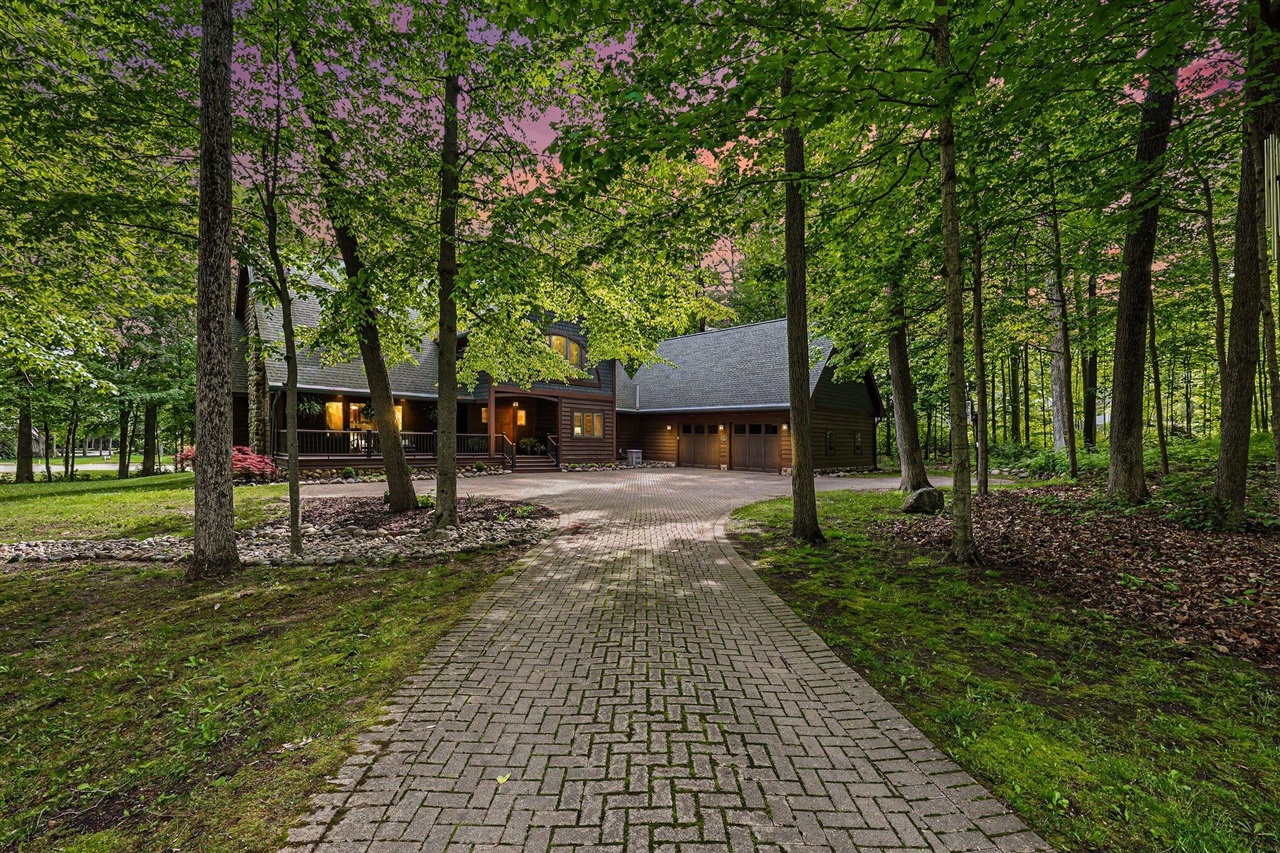 2nd image of 2515 Southwoods Trl, Ann Arbor, MI 48108 | MLS# 70545813