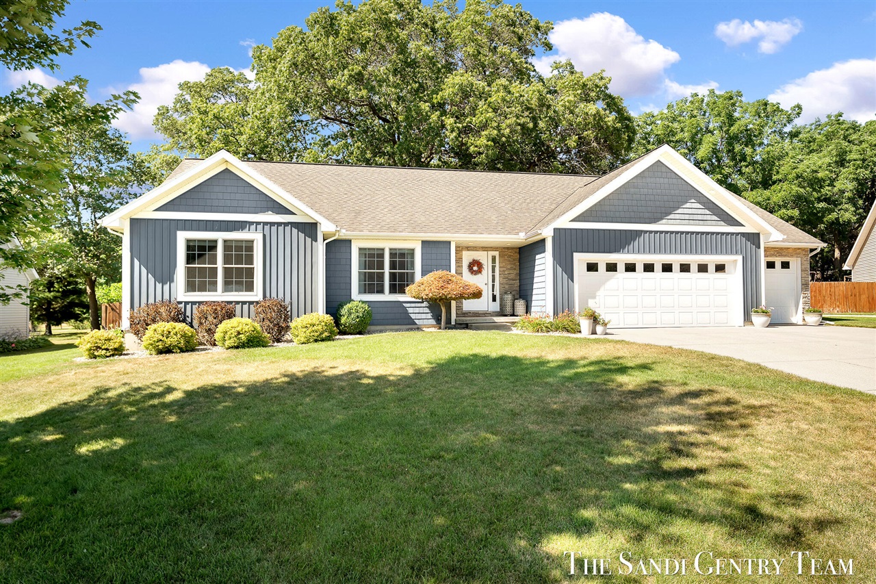 1st image of 15055 Oakland St, Spring Lake, MI 49456 | MLS# 70545826