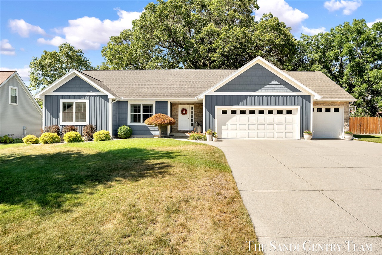 2nd image of 15055 Oakland St, Spring Lake, MI 49456 | MLS# 70545826