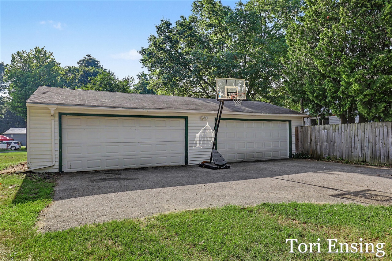 Homes for sale in Greenville, MI | 528 W Montcalm St, Greenville, MI 48838 | MLS# 70545838