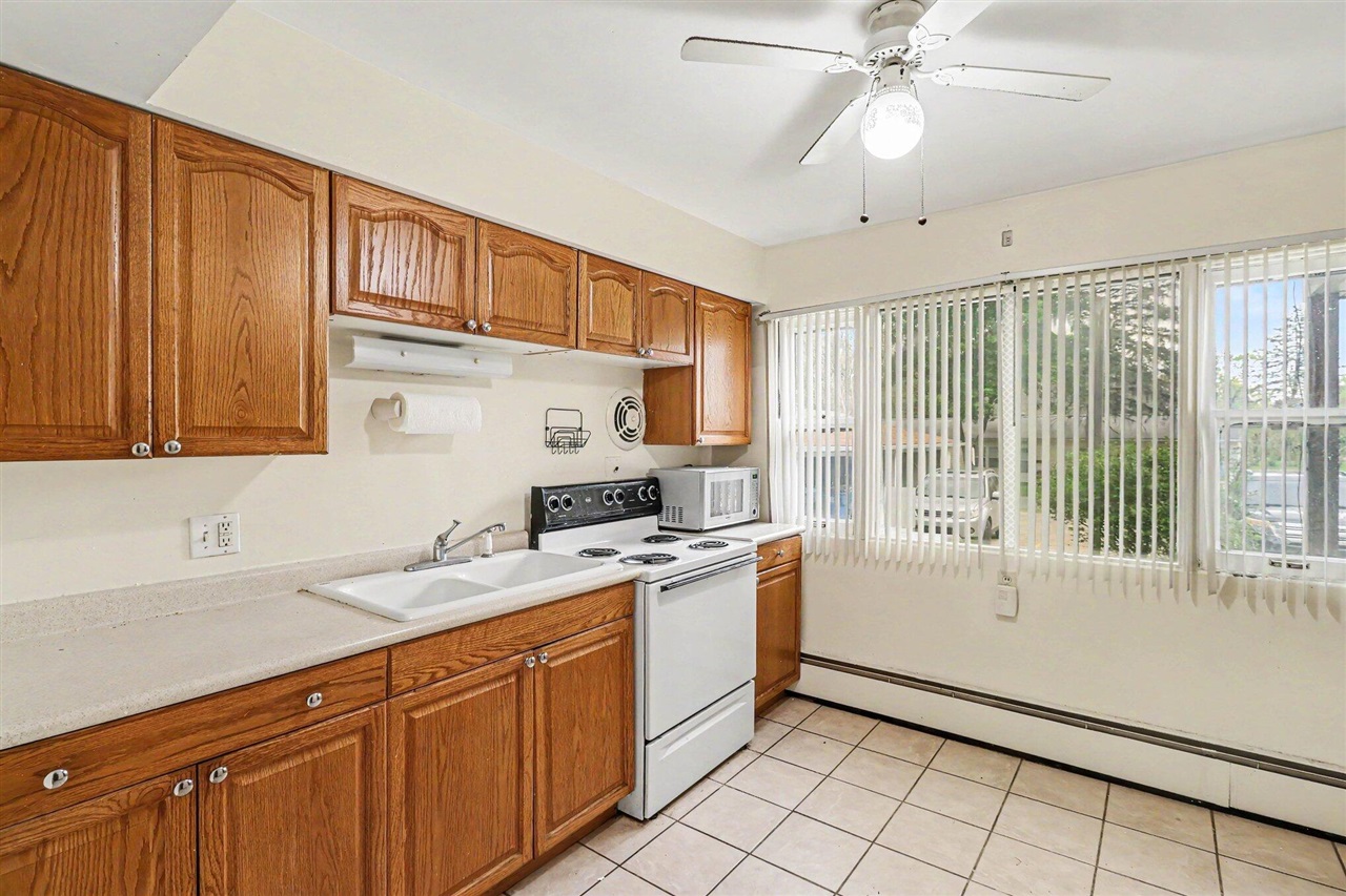 5th image of 436 Campbell Ave, Kalamazoo, MI 49006 | MLS# 70545845