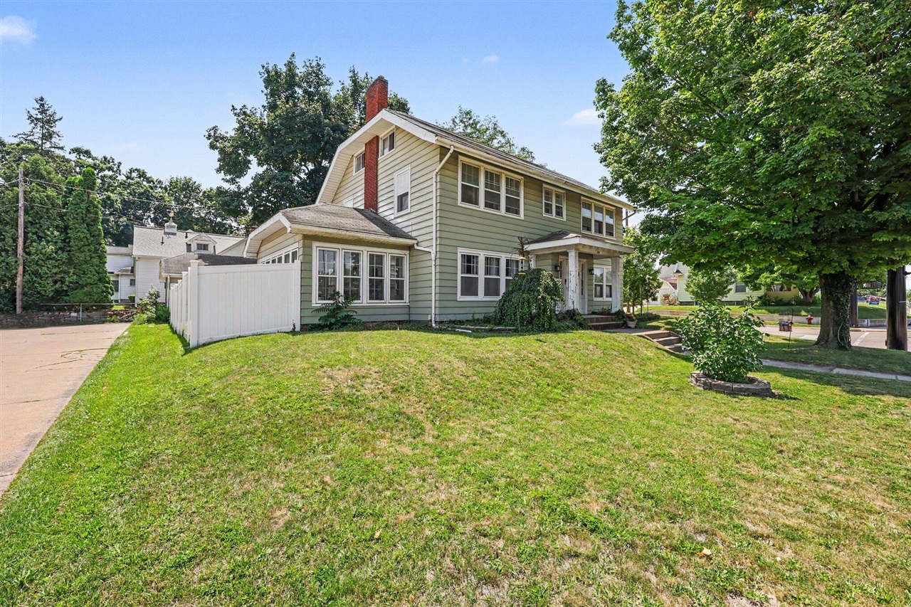 2nd image of 1115 W Michigan Ave, Jackson, MI 49202 | MLS# 70545854