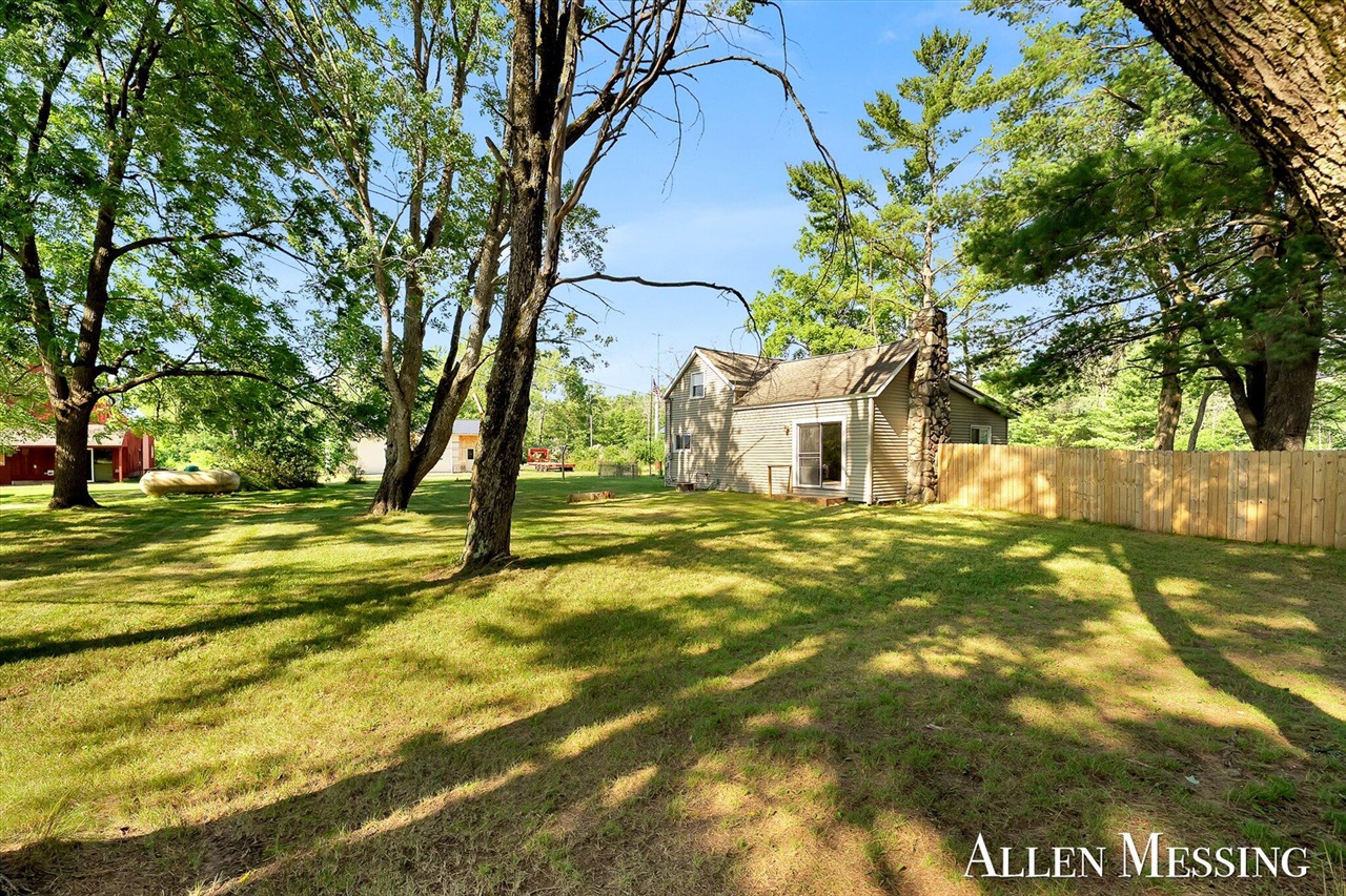 4th image of 769 S Pine Ave, White Cloud, MI 49349 | MLS# 70545882