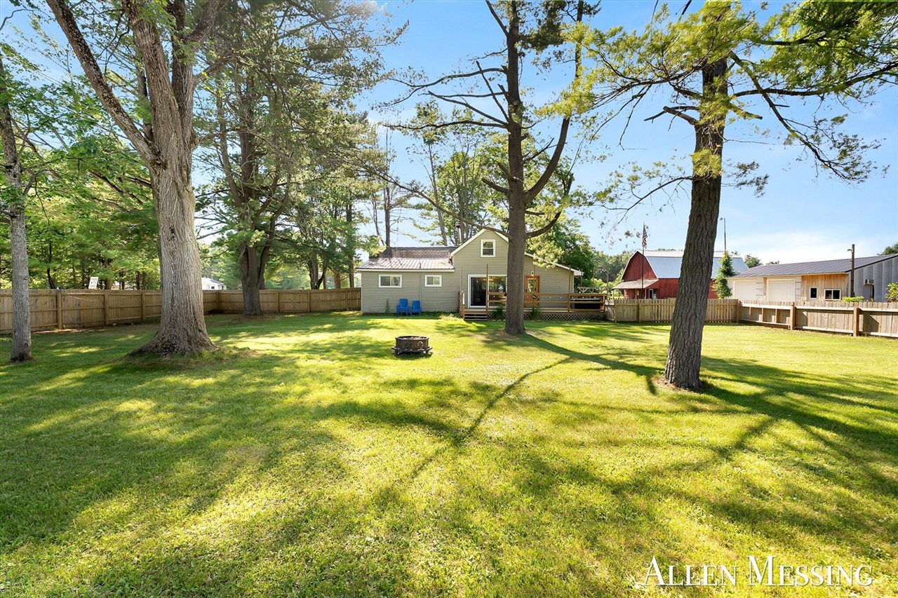 5th image of 769 S Pine Ave, White Cloud, MI 49349 | MLS# 70545882
