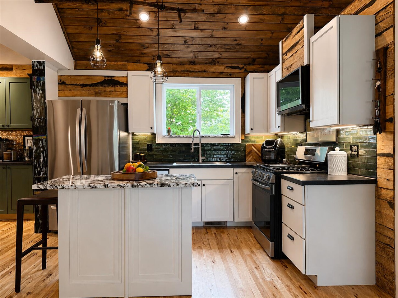 5th image of 211 E Sycamore St, Three Oaks, MI 49128 | MLS# 70545895