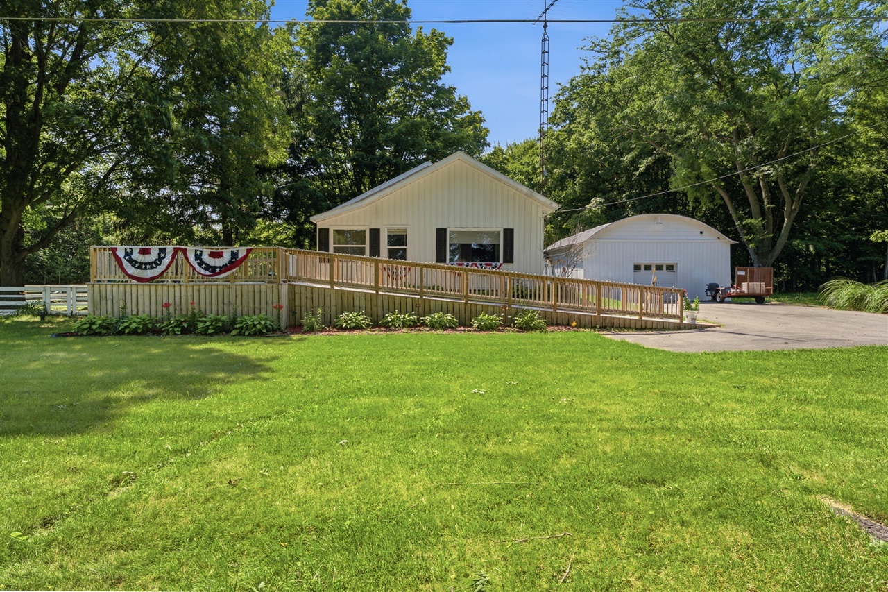 1st image of 4136 Pier Rd, Benton Harbor, MI 49022 | MLS# 70545896