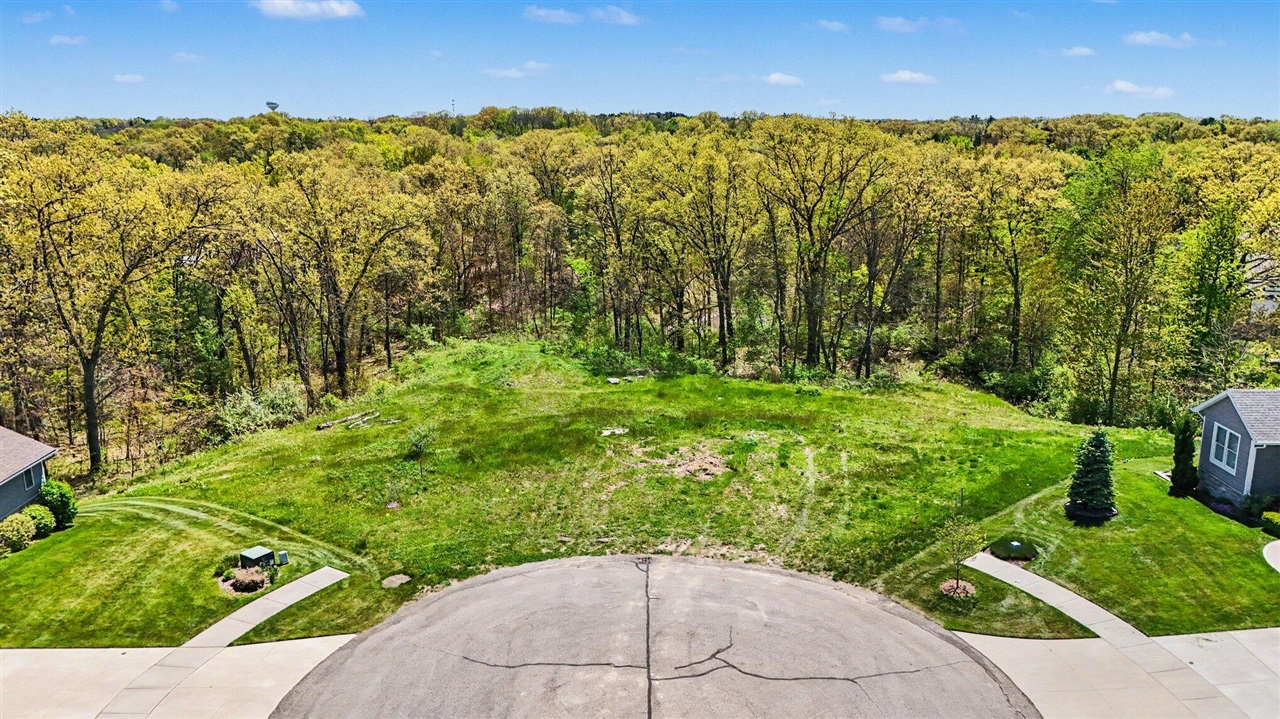 1st image of 4277 Trail Vw, Grand Rapids, MI 49525 | MLS# 70545901