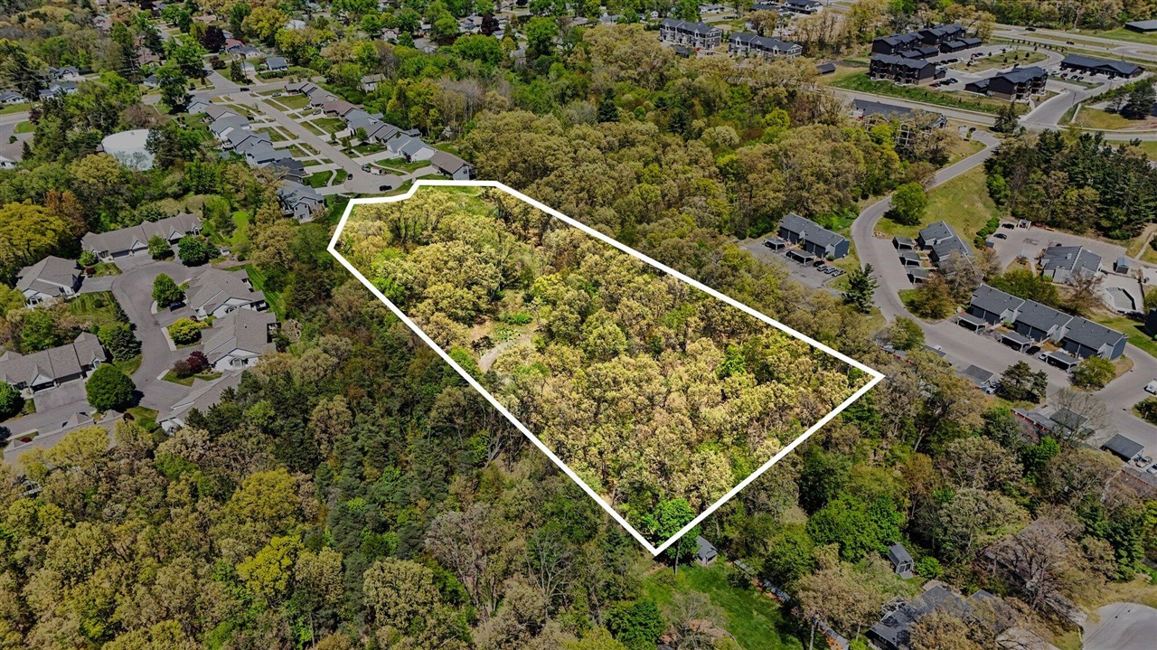 2nd image of 4277 Trail Vw, Grand Rapids, MI 49525 | MLS# 70545901