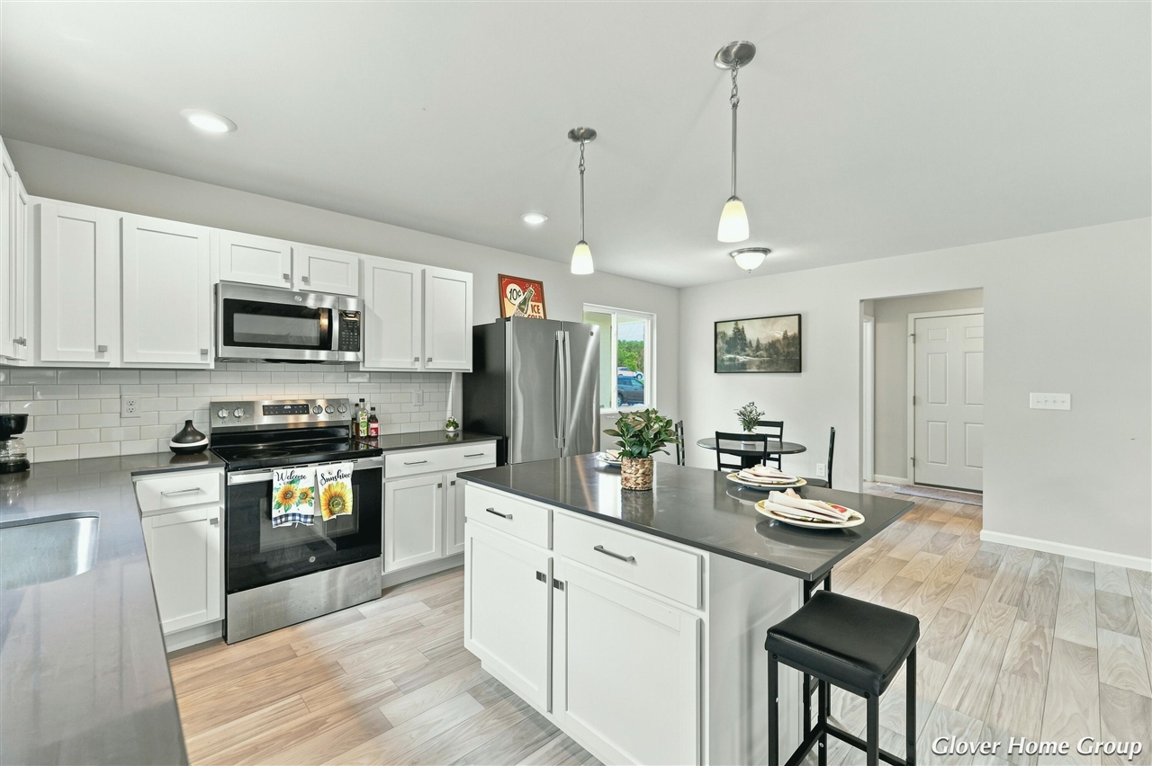 5th image of 809 Hollyhock Dr, Greenville, MI 48838 | MLS# 70545919