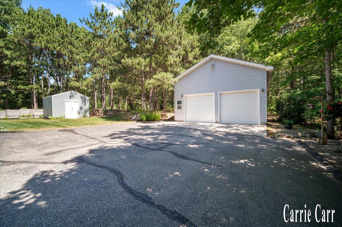 3rd image of 8670 Wolven Ave, Rockford, MI 49341 | MLS# 70545948