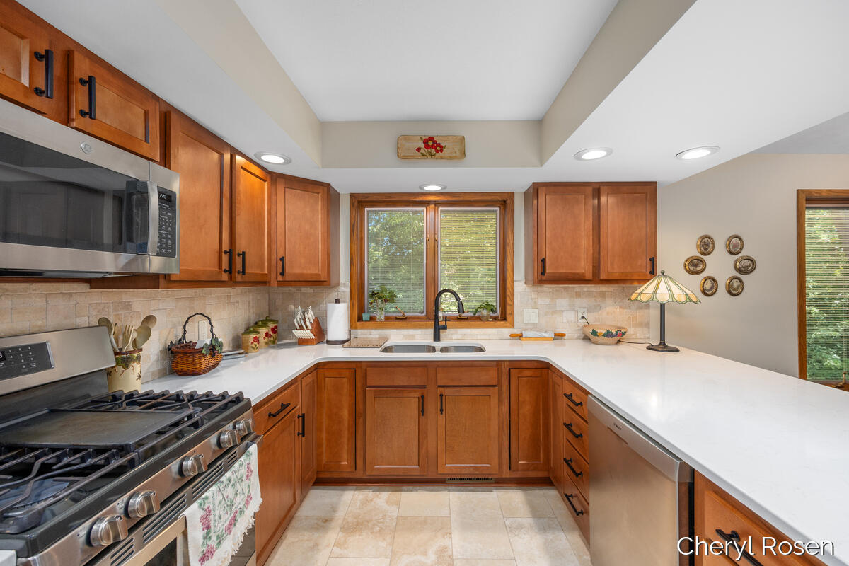 4th image of 7036 Treetop Ln #24, Rockford, MI 49341 | MLS# 70545952