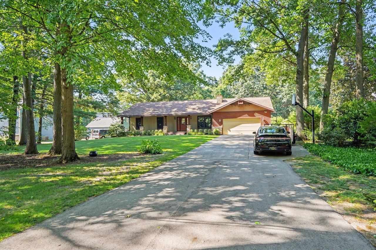 3rd image of 15843 Brucker St, Grand Haven, MI 49417 | MLS# 70545960