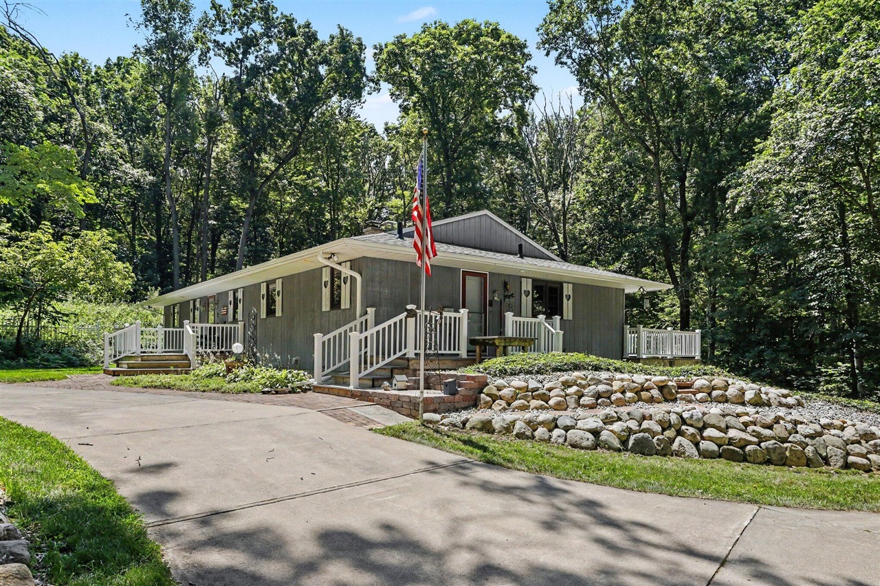 1st image of 8775 W S Ave, Schoolcraft, MI 49087 | MLS# 70545971