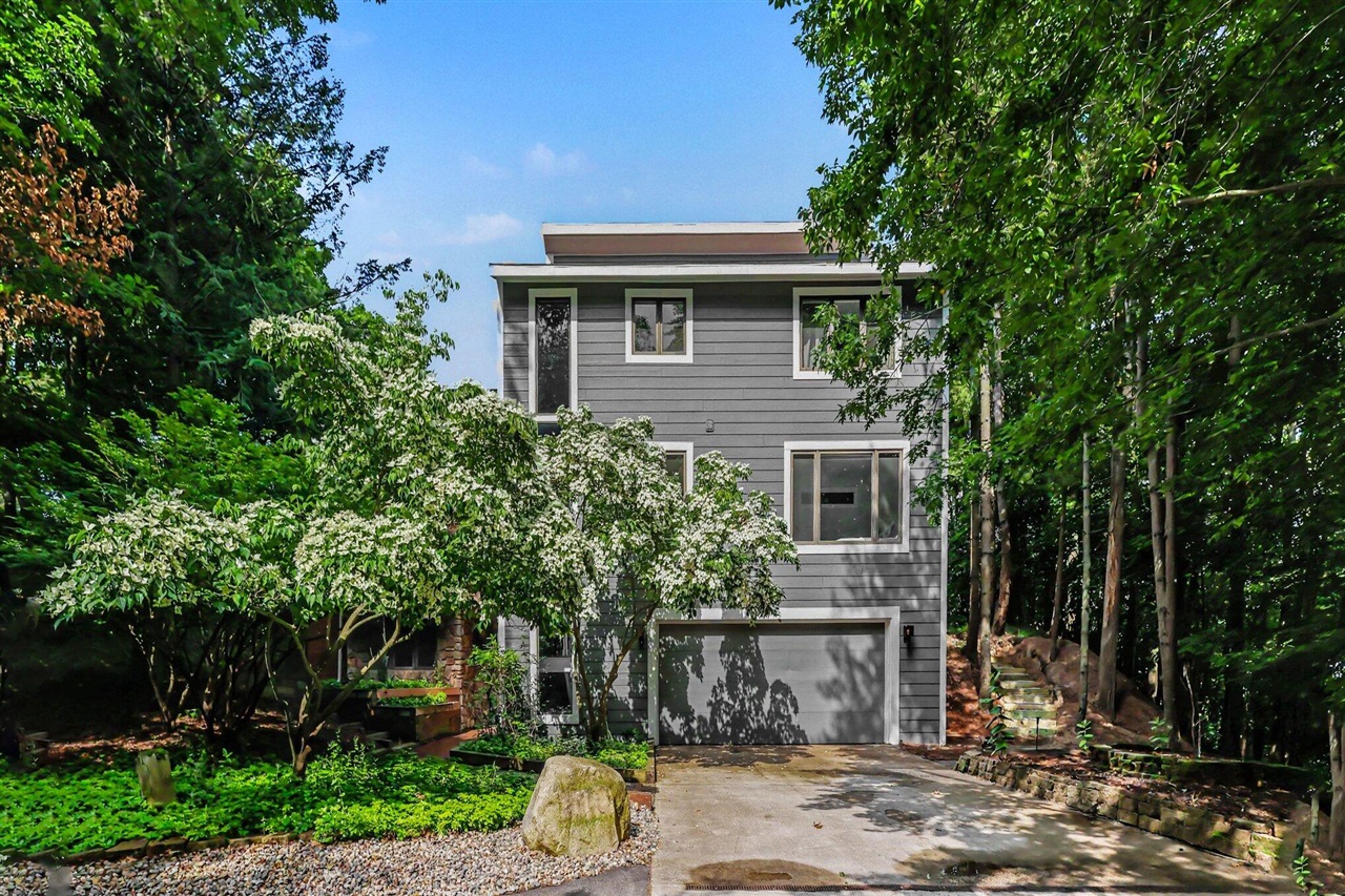 2nd image of 18240 N Shore Estates Rd, Spring Lake, MI 49456 | MLS# 70546023