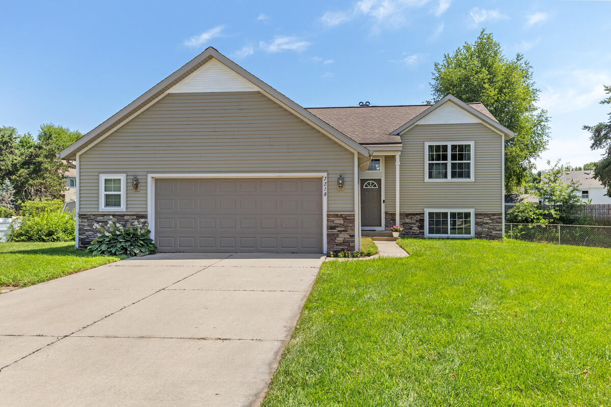 1st image of 7218 Waterview Ln, Allendale, MI 49401 | MLS# 70546028