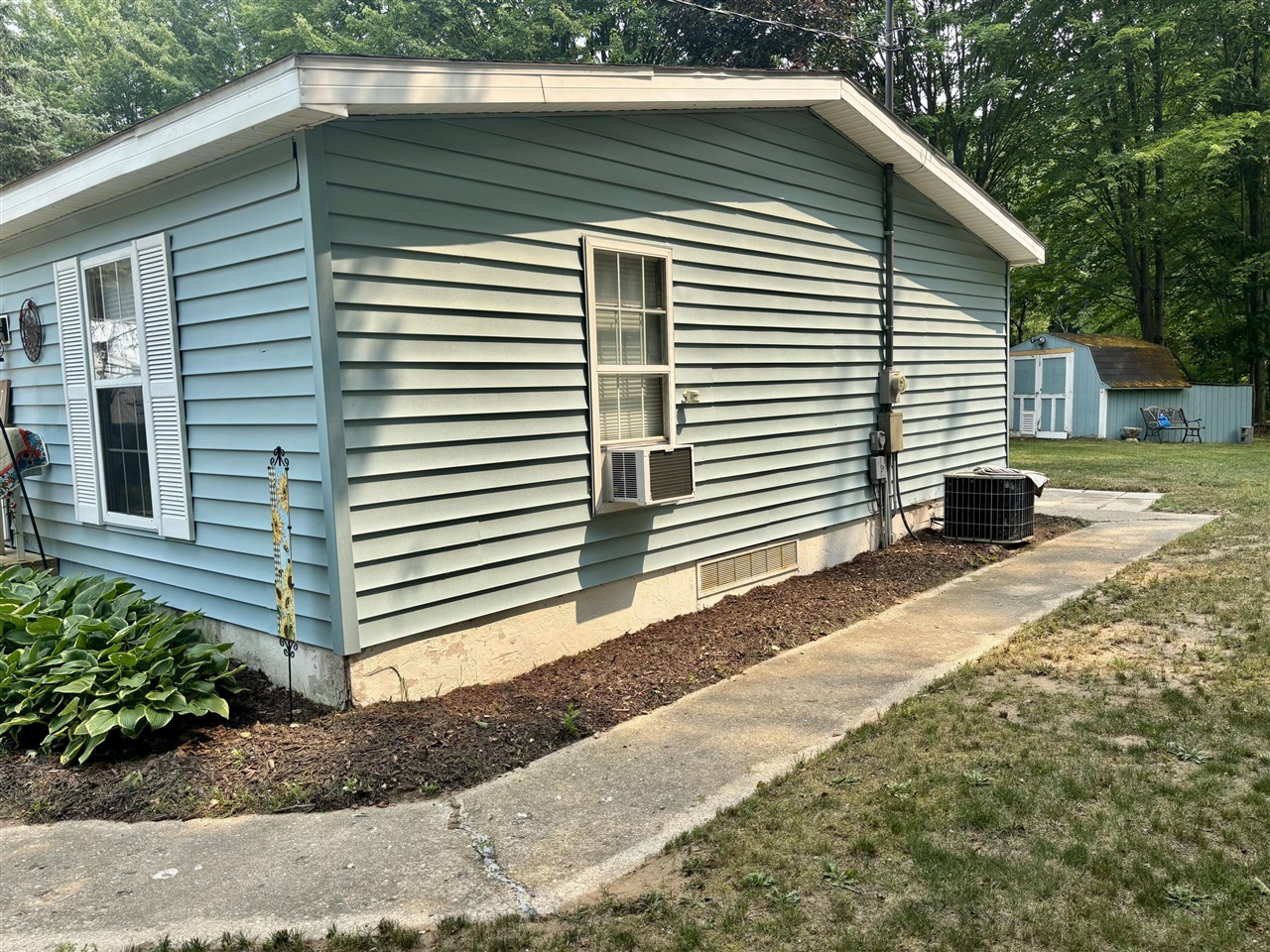 3rd image of 8464 15 Mile Rd, Paris, MI 49338 | MLS# 70546037