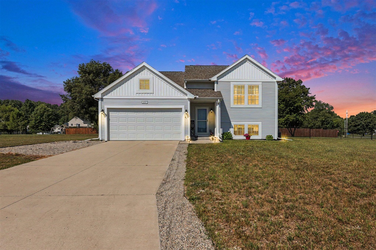 2nd image of 11157 Meadow Wood Cir, Greenville, MI 48838 | MLS# 70546053