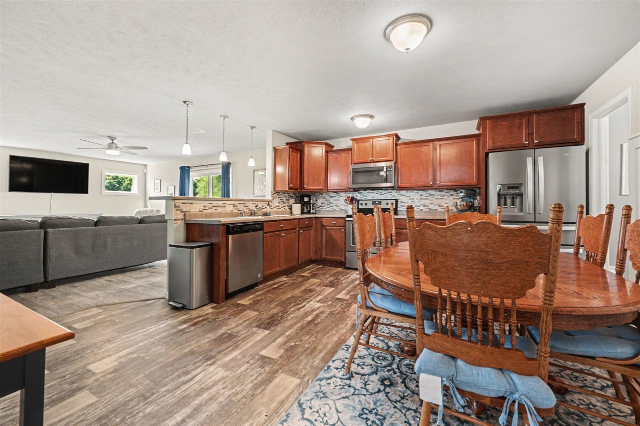3rd image of 11157 Meadow Wood Cir, Greenville, MI 48838 | MLS# 70546053