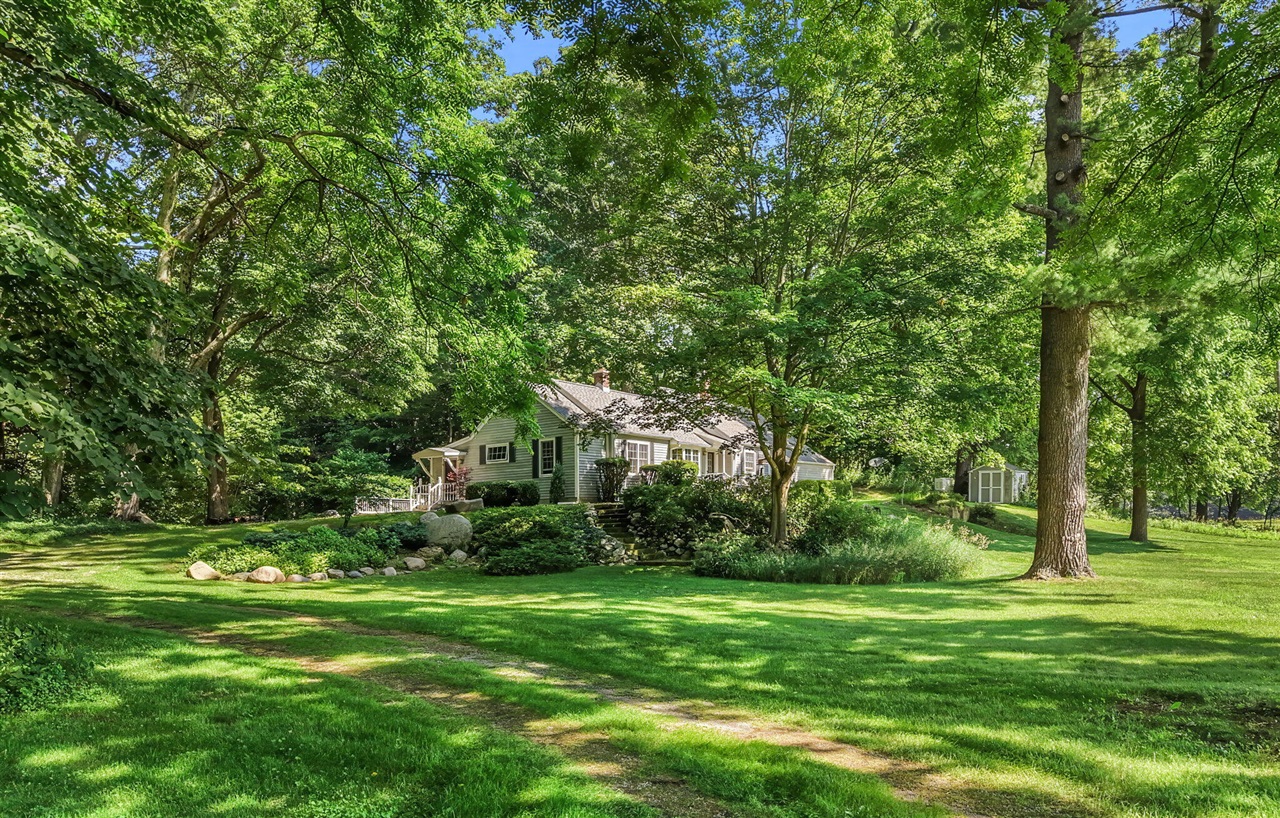 1st image of 5515 Kaiser Rd, Sawyer, MI 49125 | MLS# 70546066