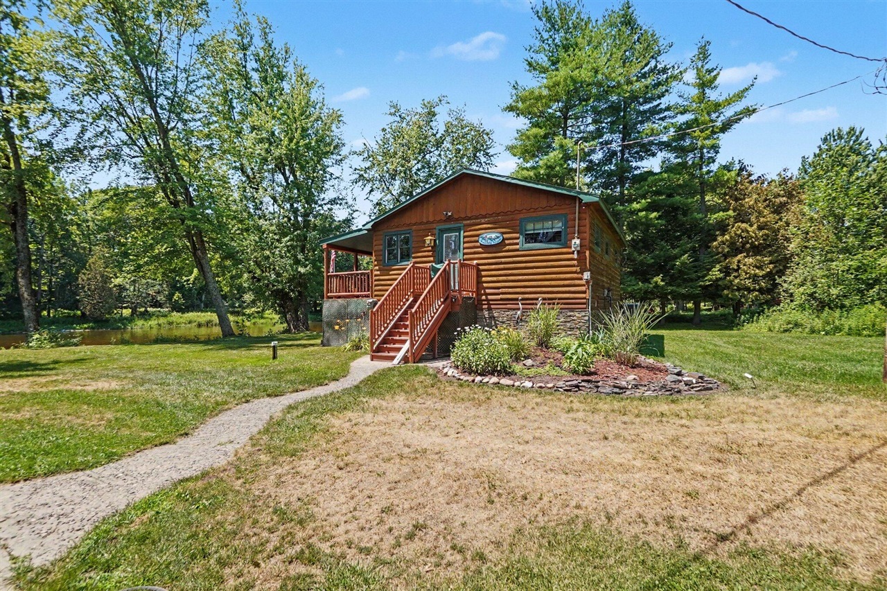 2nd image of 16065 Roaring Brook Dr, Hersey, MI 49639 | MLS# 70546073