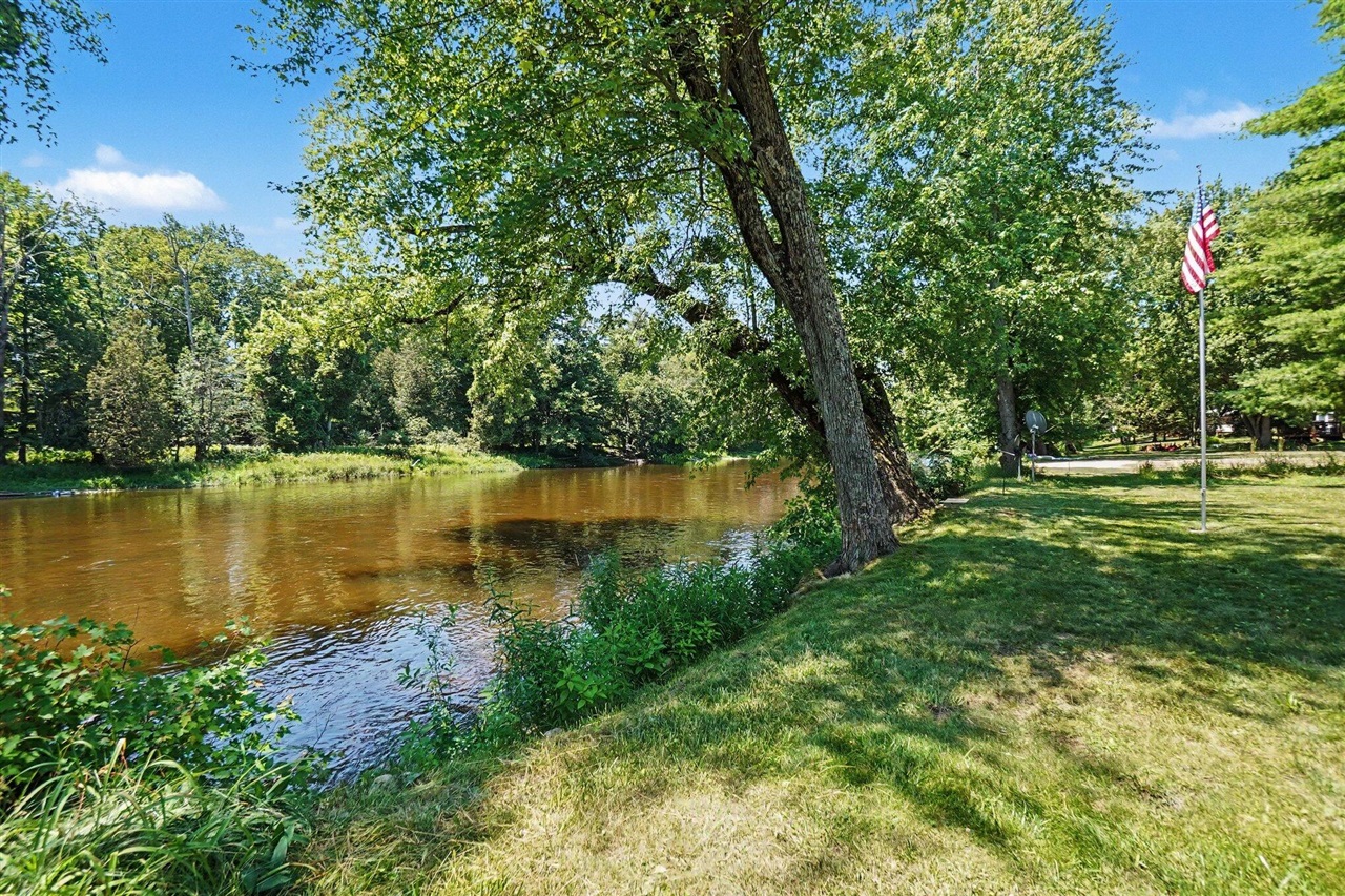 4th image of 16065 Roaring Brook Dr, Hersey, MI 49639 | MLS# 70546073