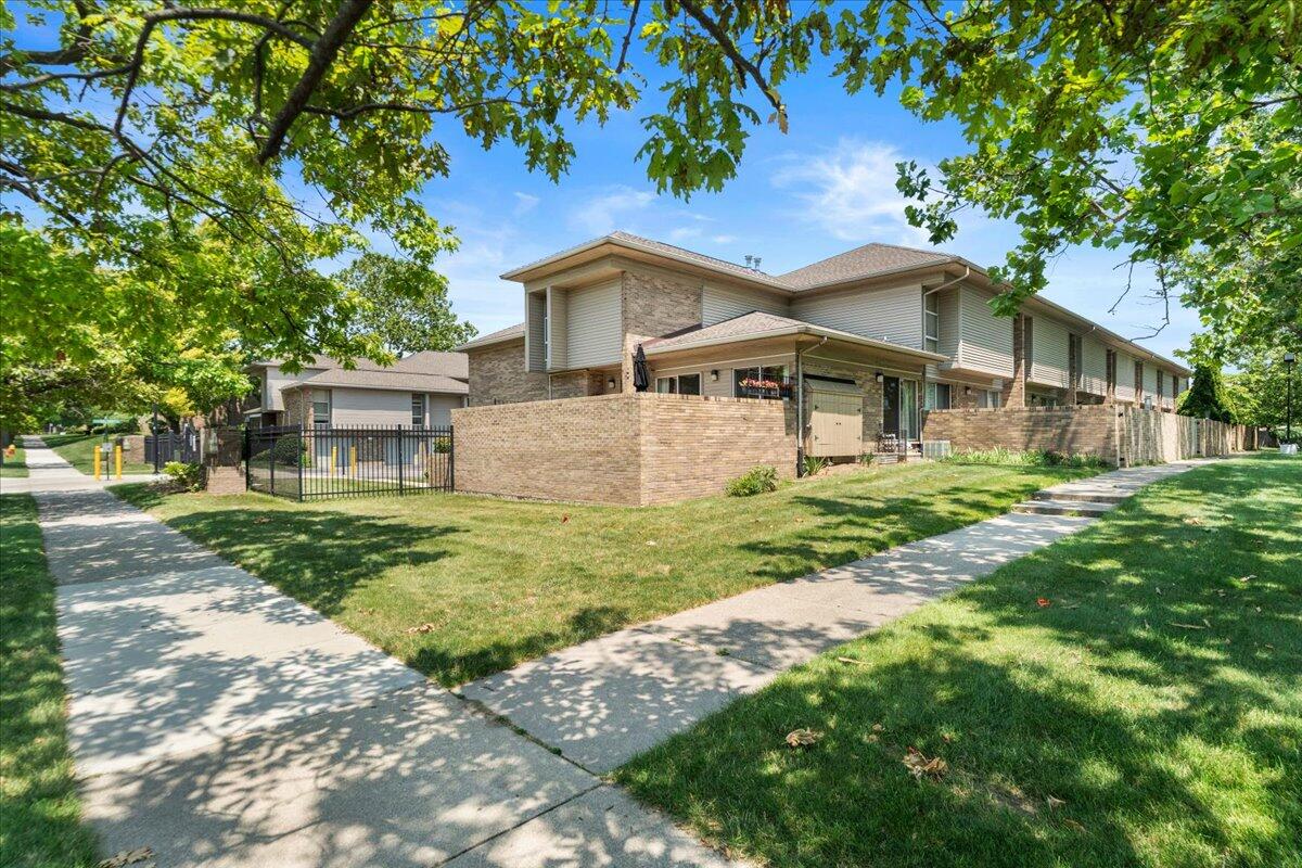 1st image of 1100 Saint Aubin Pl, Detroit, MI 48207 | MLS# 70546104