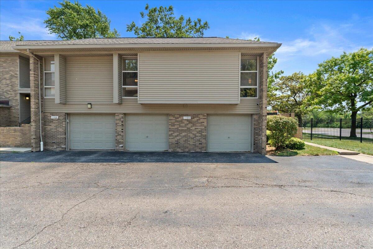 3rd image of 1100 Saint Aubin Pl, Detroit, MI 48207 | MLS# 70546104
