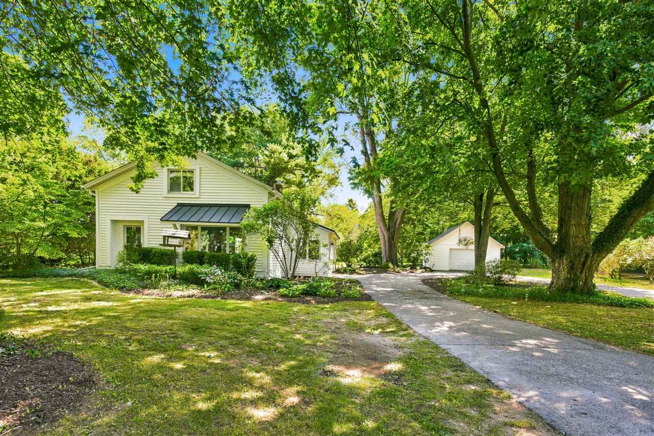 1st image of 2313 68th St, Fennville, MI 49408 | MLS# 70546120
