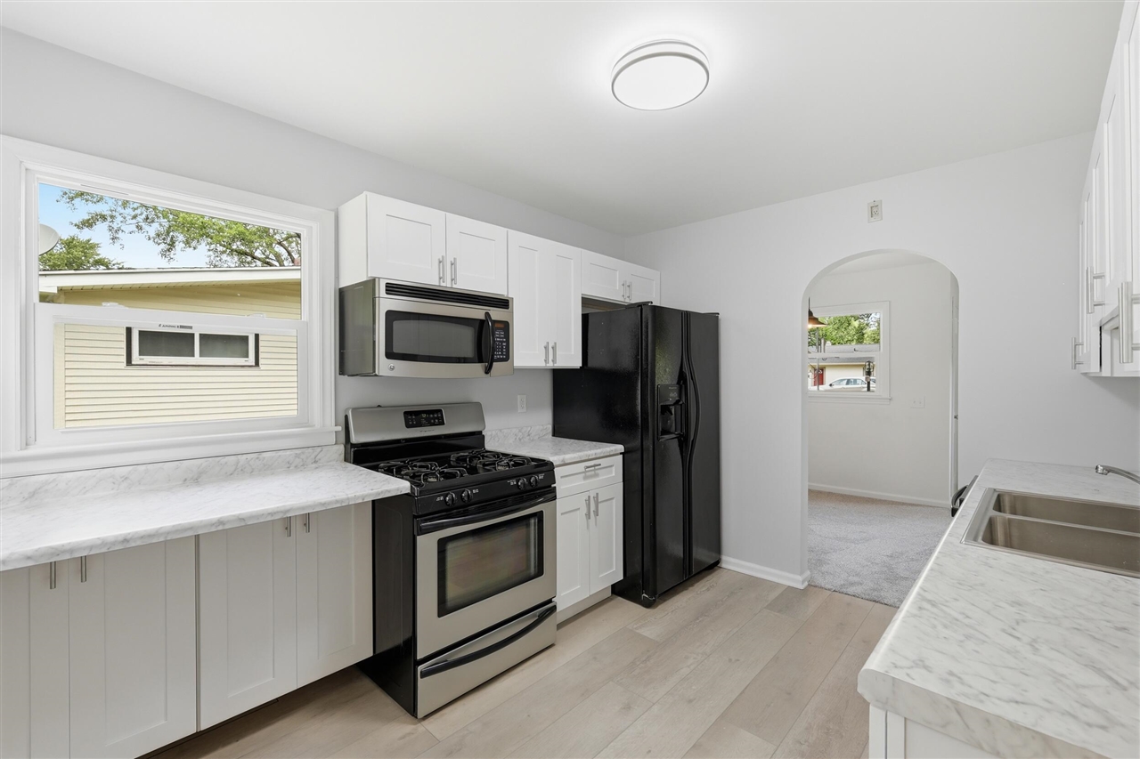 5th image of 627 Clearview St, Kalamazoo, MI 49048 | MLS# 70546152