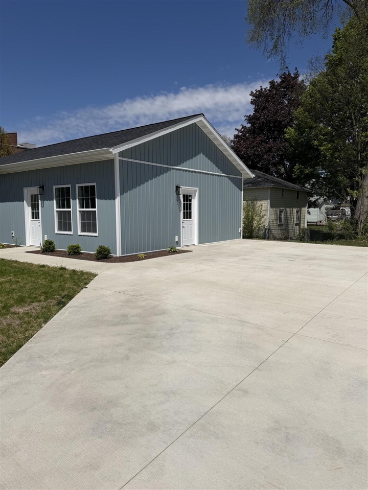 2nd image of 303 Middle St, Three Rivers, MI 49093 | MLS# 70546182